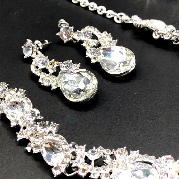 3-Piece set necklace bracelet earrings Miraculous Garden set NIB - Picture 13 of 15